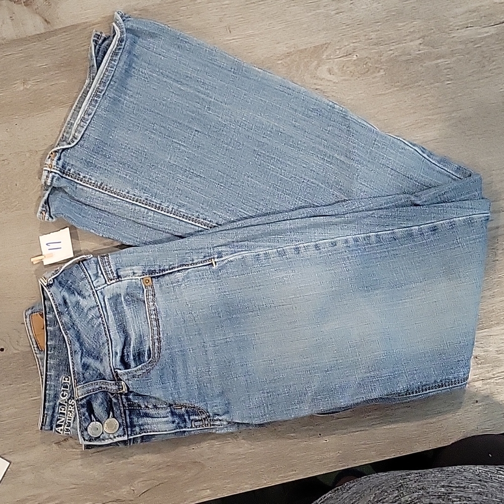 Women American eagle outfitters jeans size 4 regular